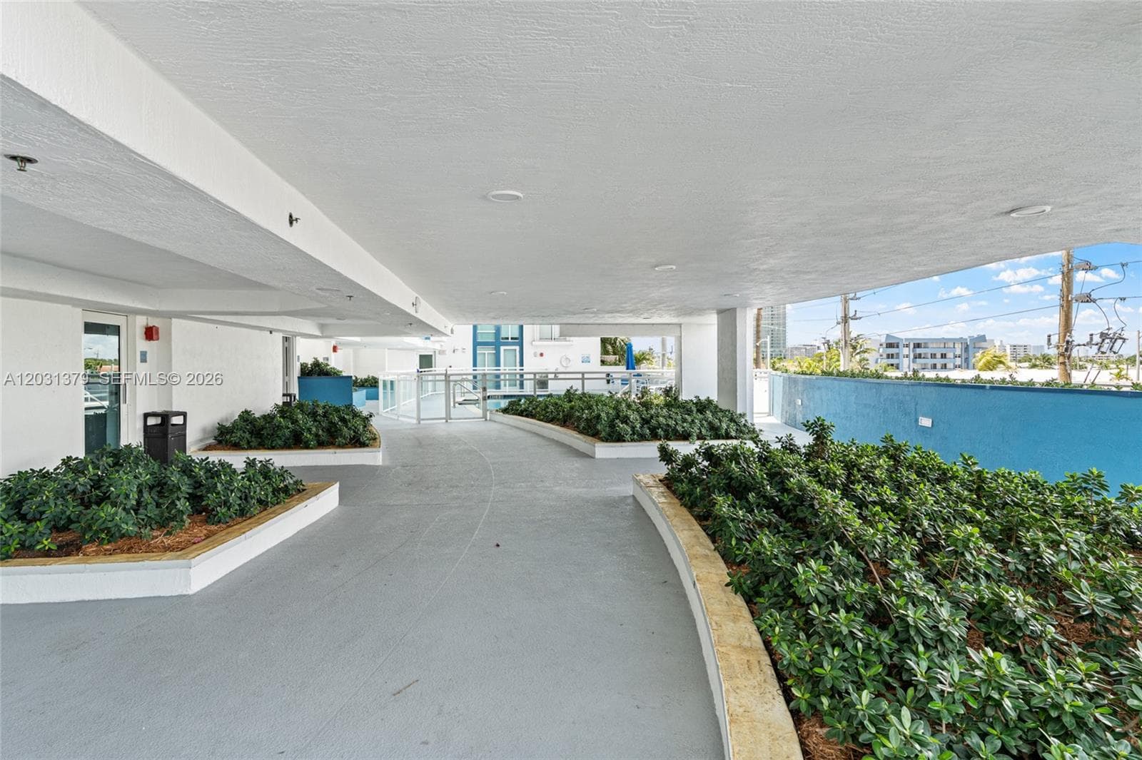 A12031379 — Miami Beach — 42