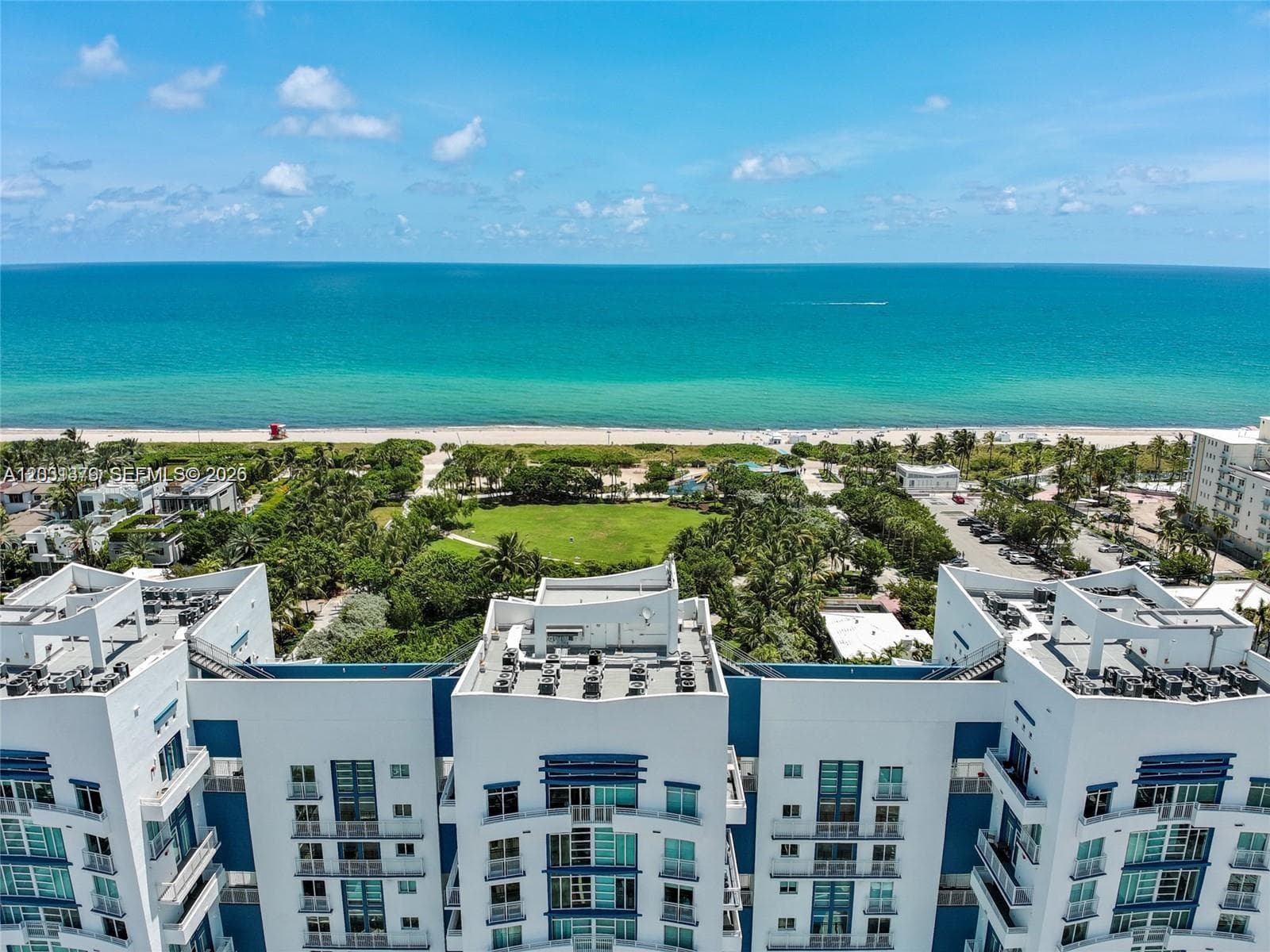 A12031379 — Miami Beach — 43