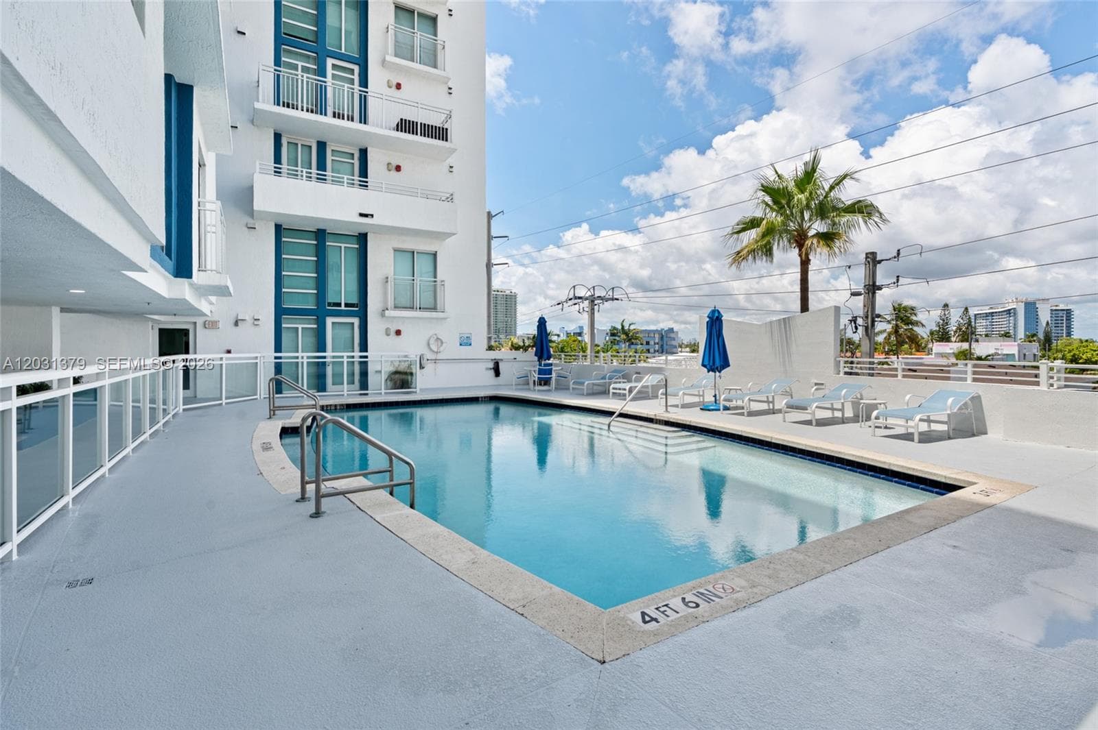 A12031379 — Miami Beach — 34