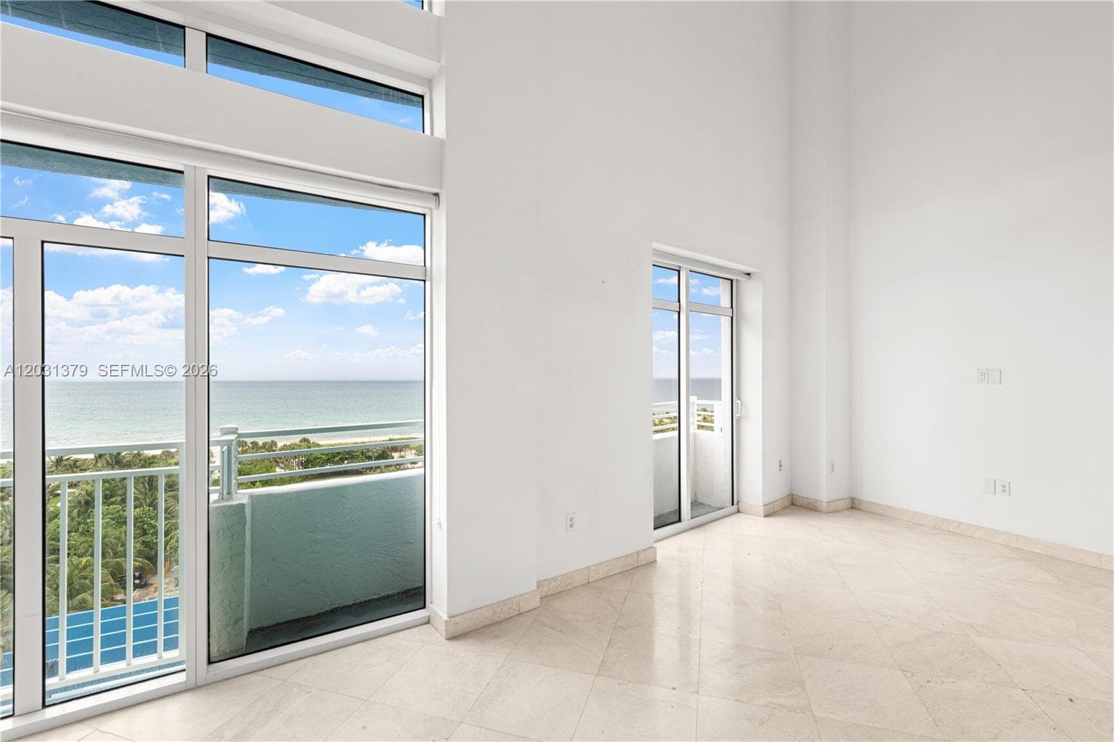 A12031379 — Miami Beach — 15