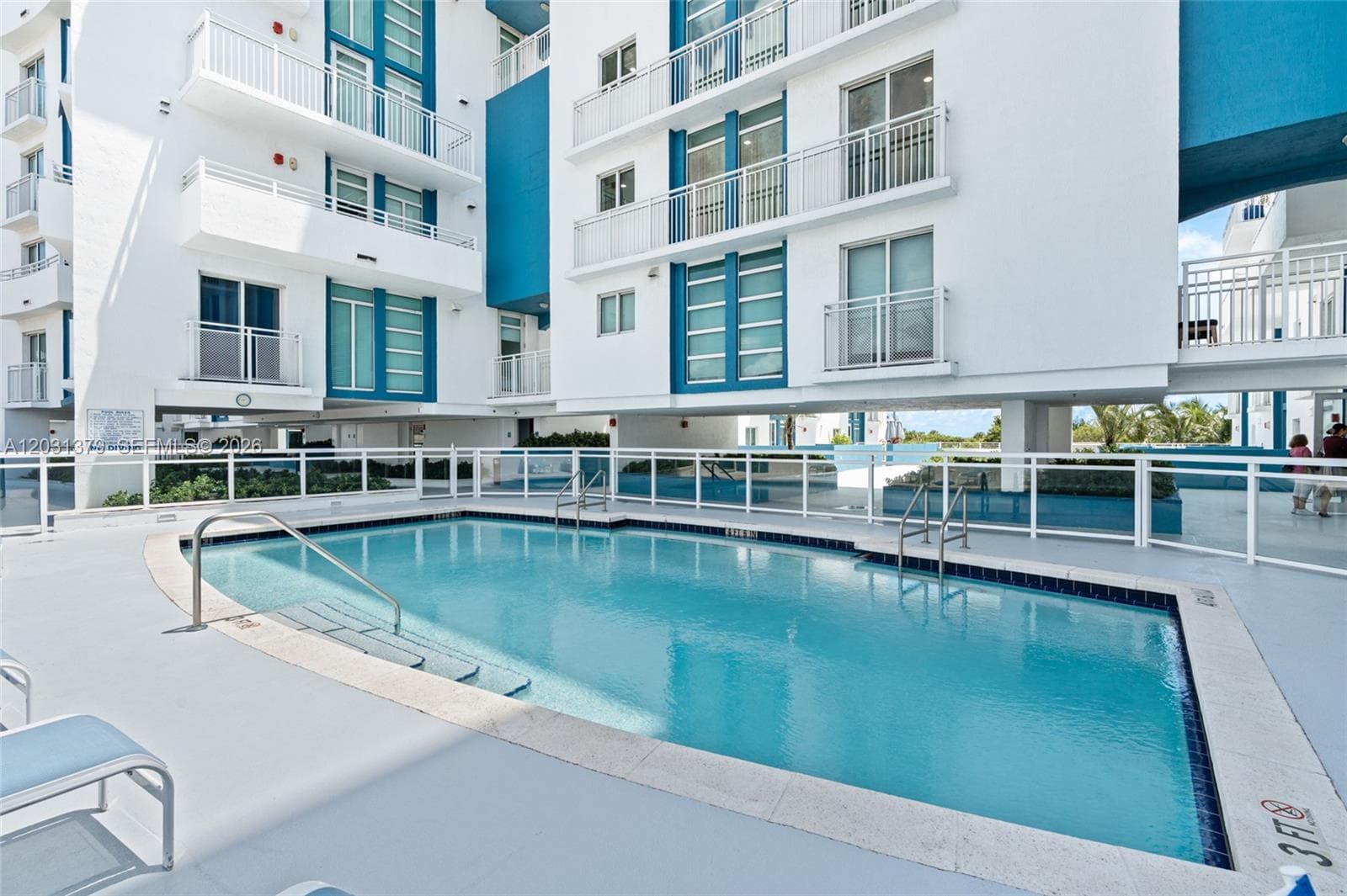 A12031379 — Miami Beach — 35