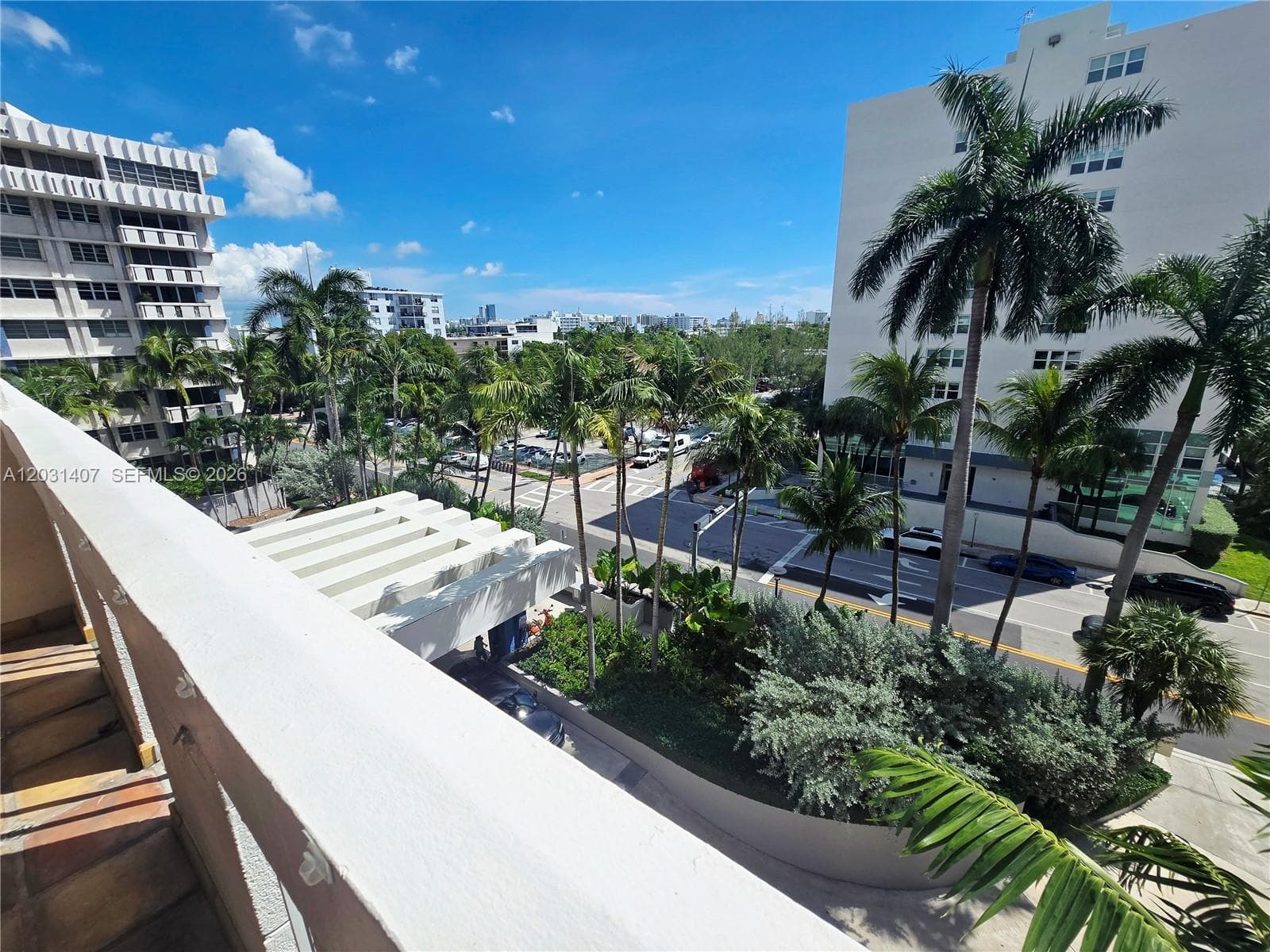 A12031407 — Miami Beach — 23