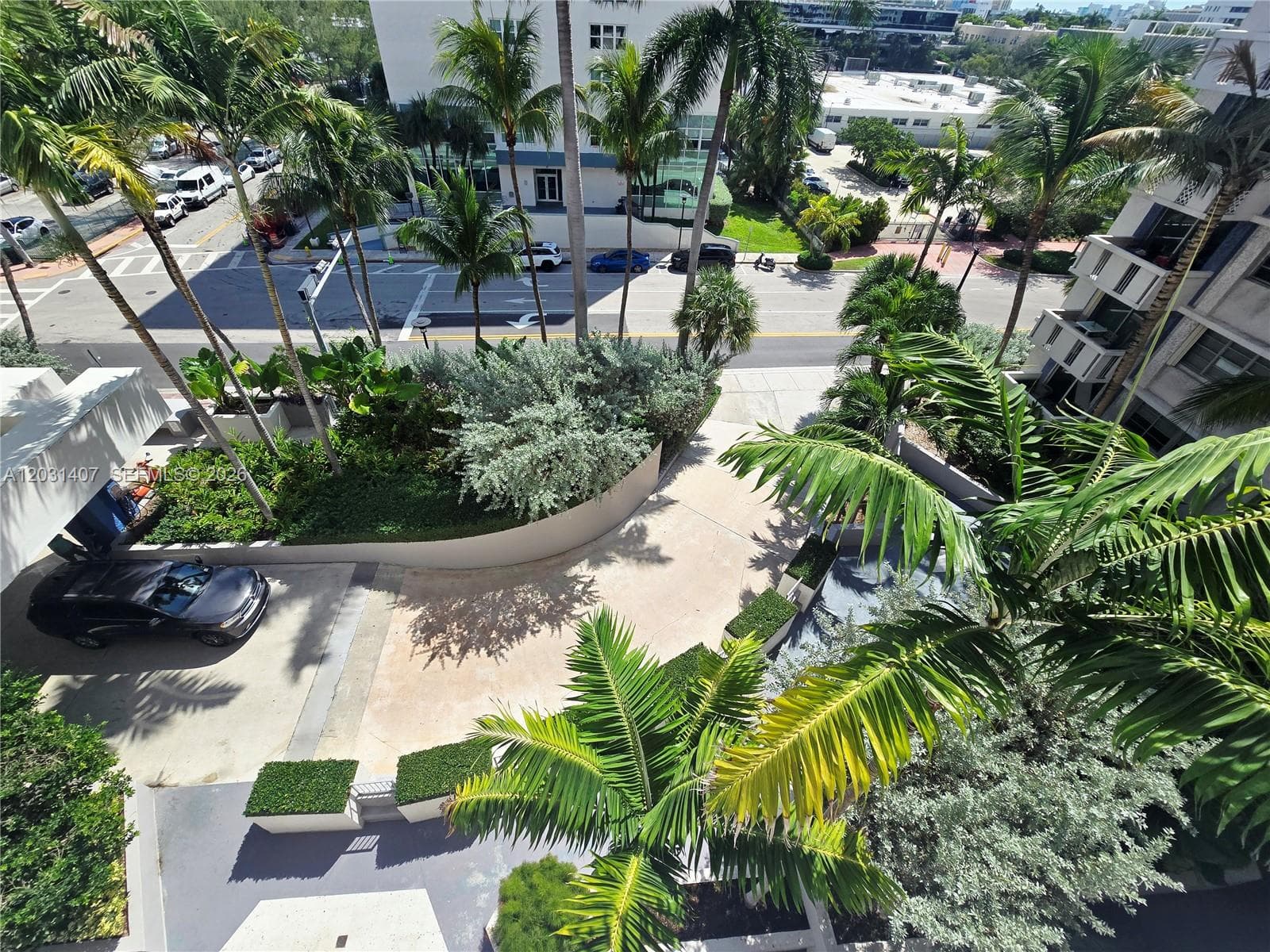 A12031407 — Miami Beach — 26