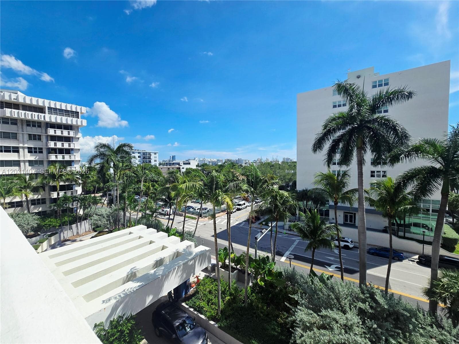 A12031407 — Miami Beach — 25