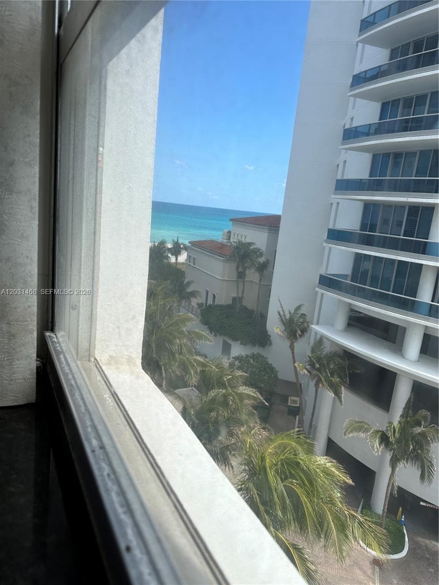 A12031468 — Miami Beach — 3