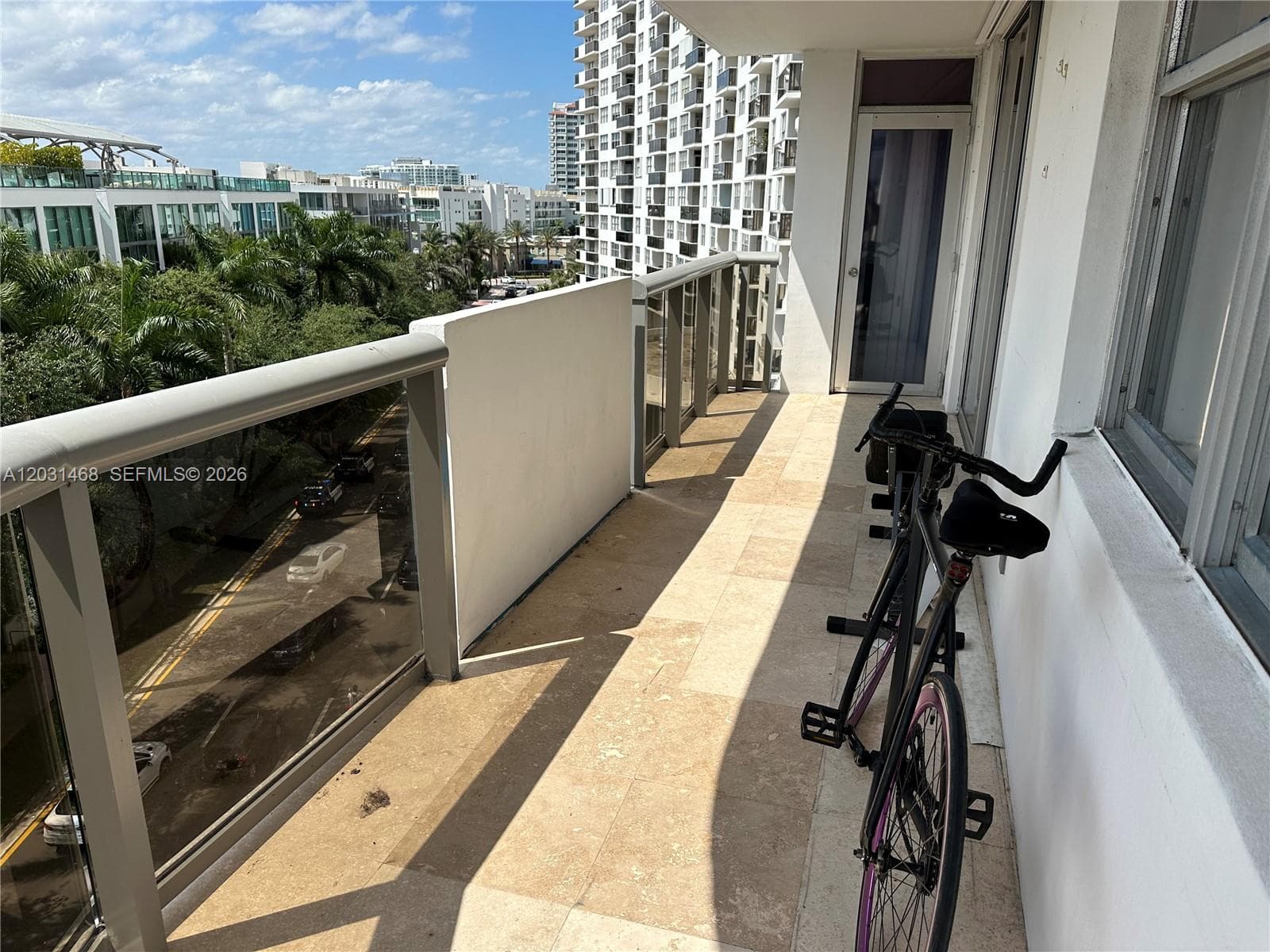 A12031468 — Miami Beach — 14