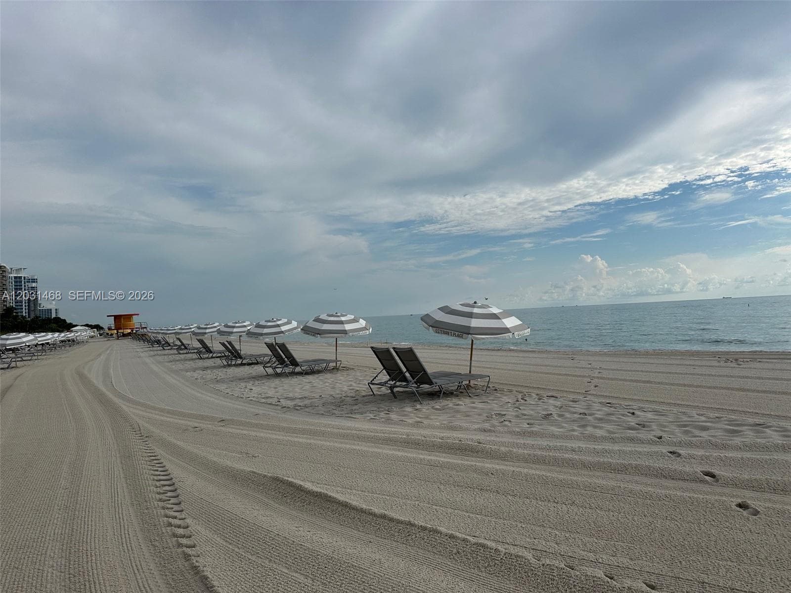 A12031468 — Miami Beach — 40