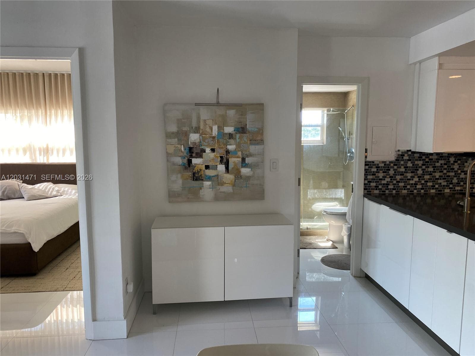 A12031471 — Miami Beach — 3