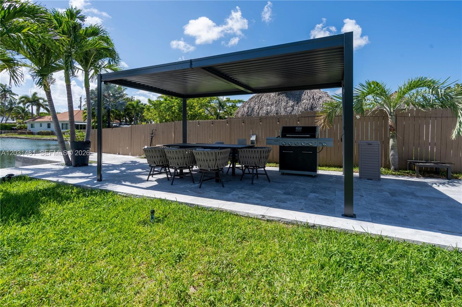 A12031481 — Miami Beach — 14