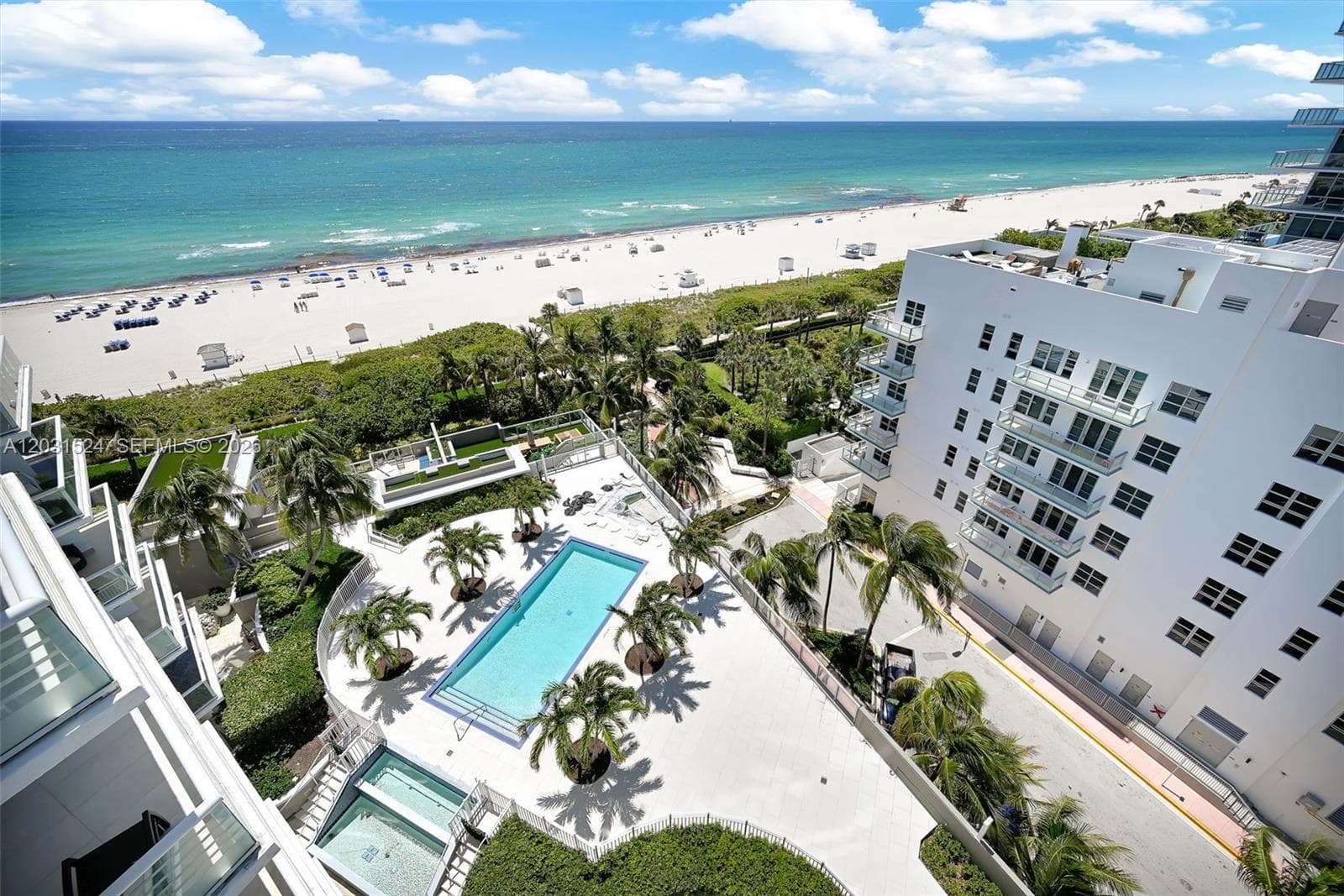 A12031524 — Miami Beach — 2