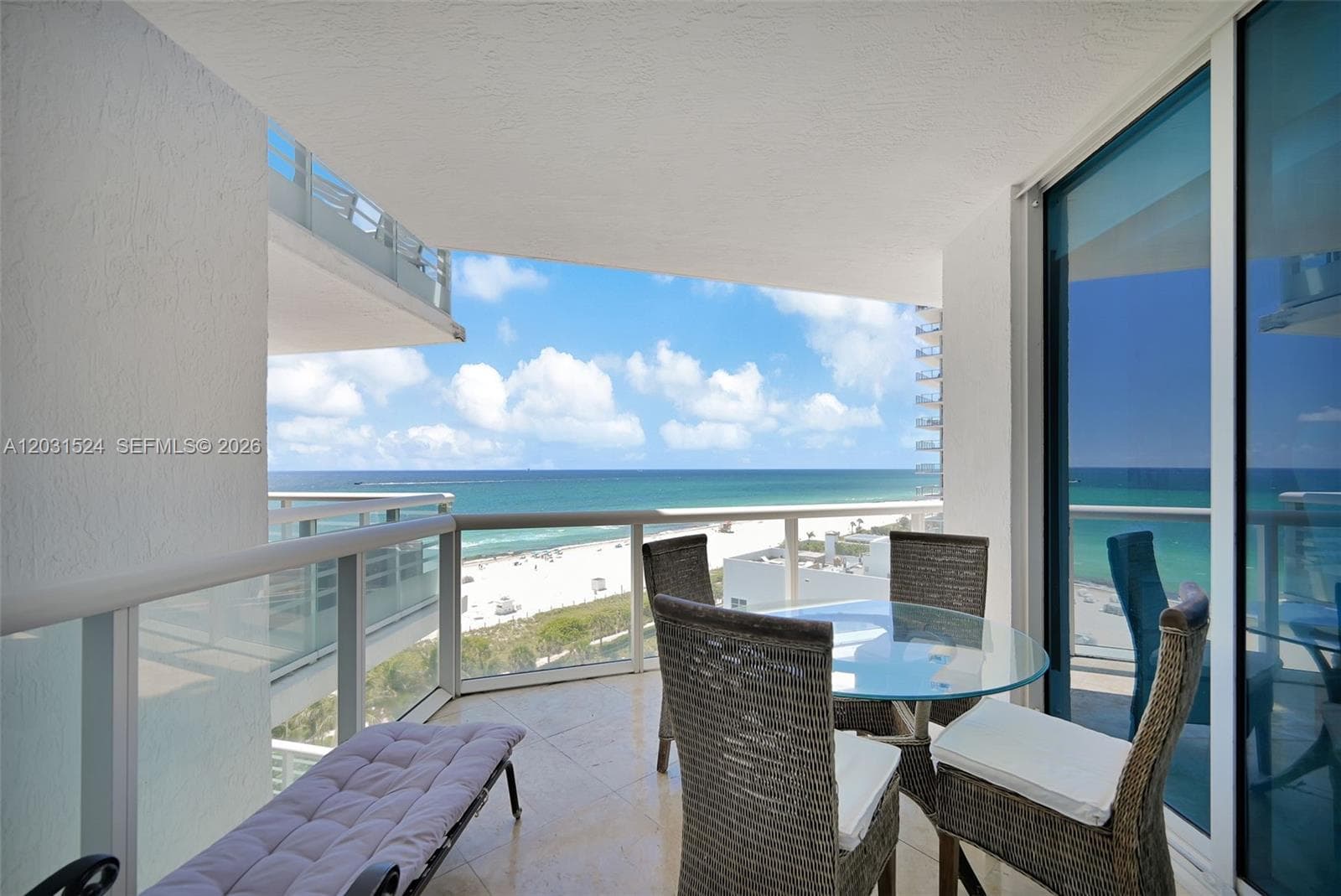 A12031524 — Miami Beach — 14