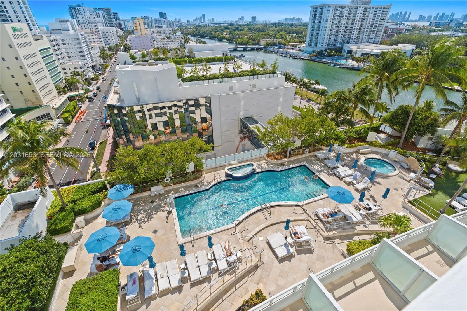 A12031653 — Miami Beach — 6