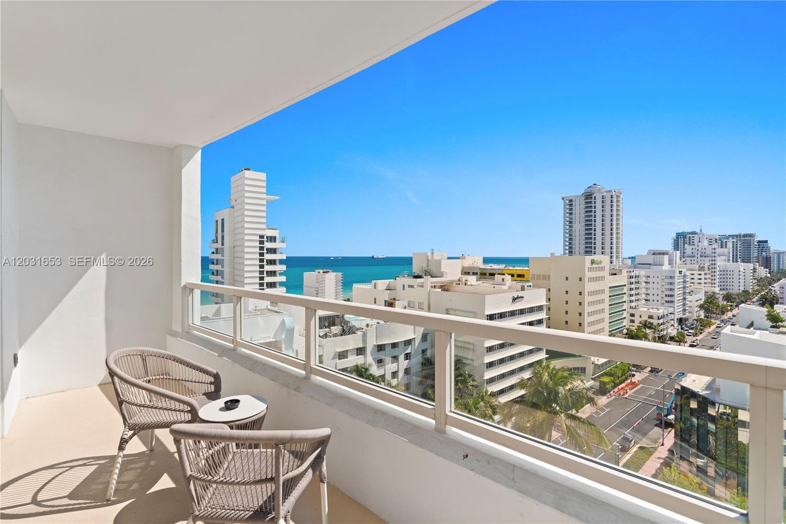 A12031653 — Miami Beach — 19