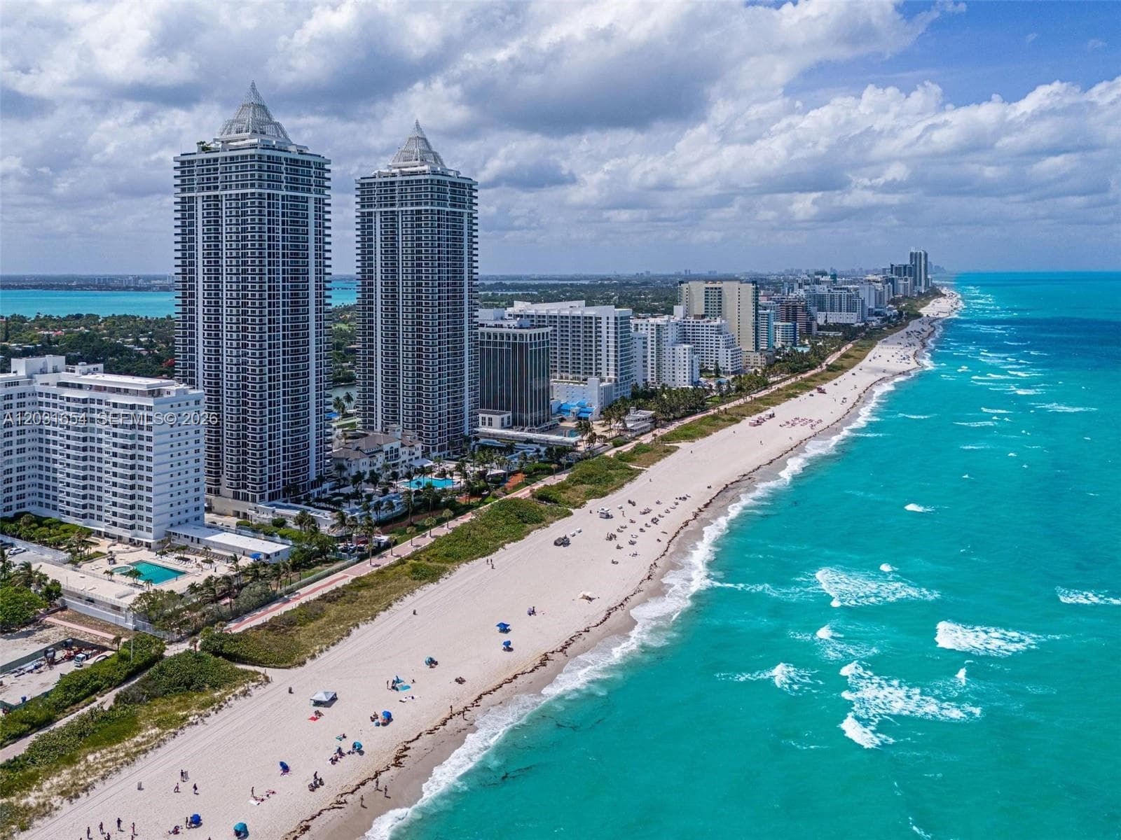 A12031654 — Miami Beach — 47