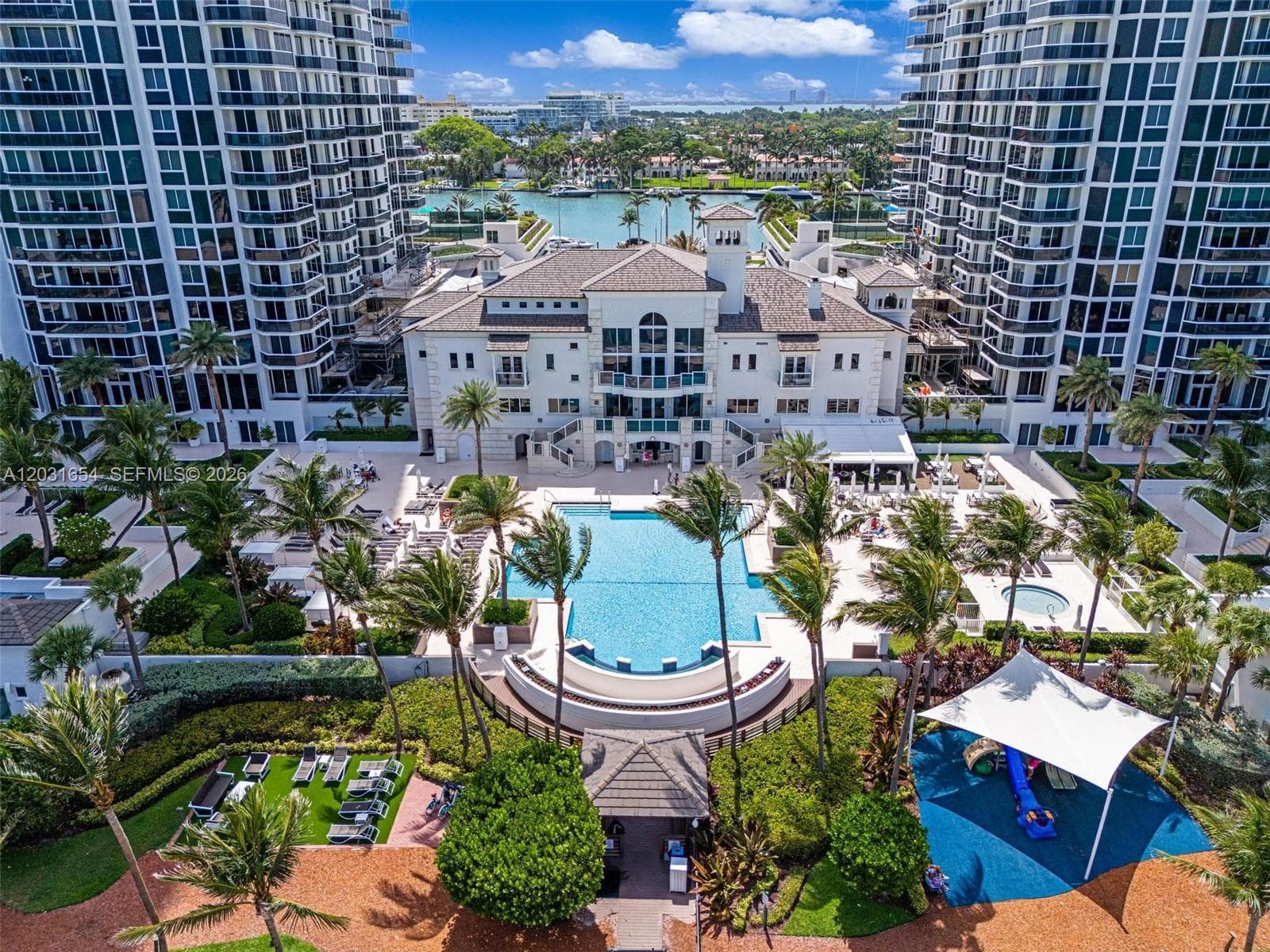 A12031654 — Miami Beach — 53