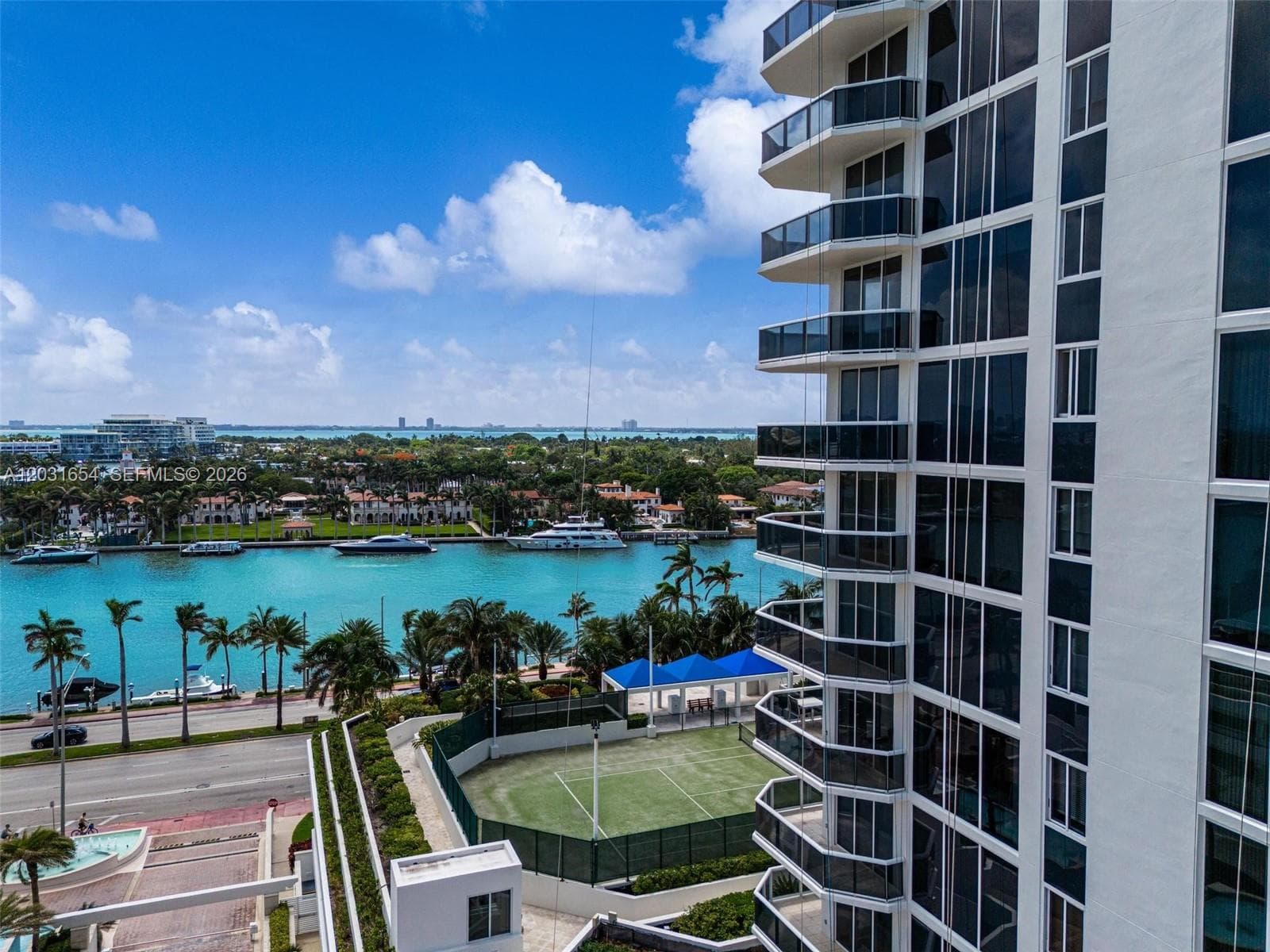 A12031654 — Miami Beach — 38