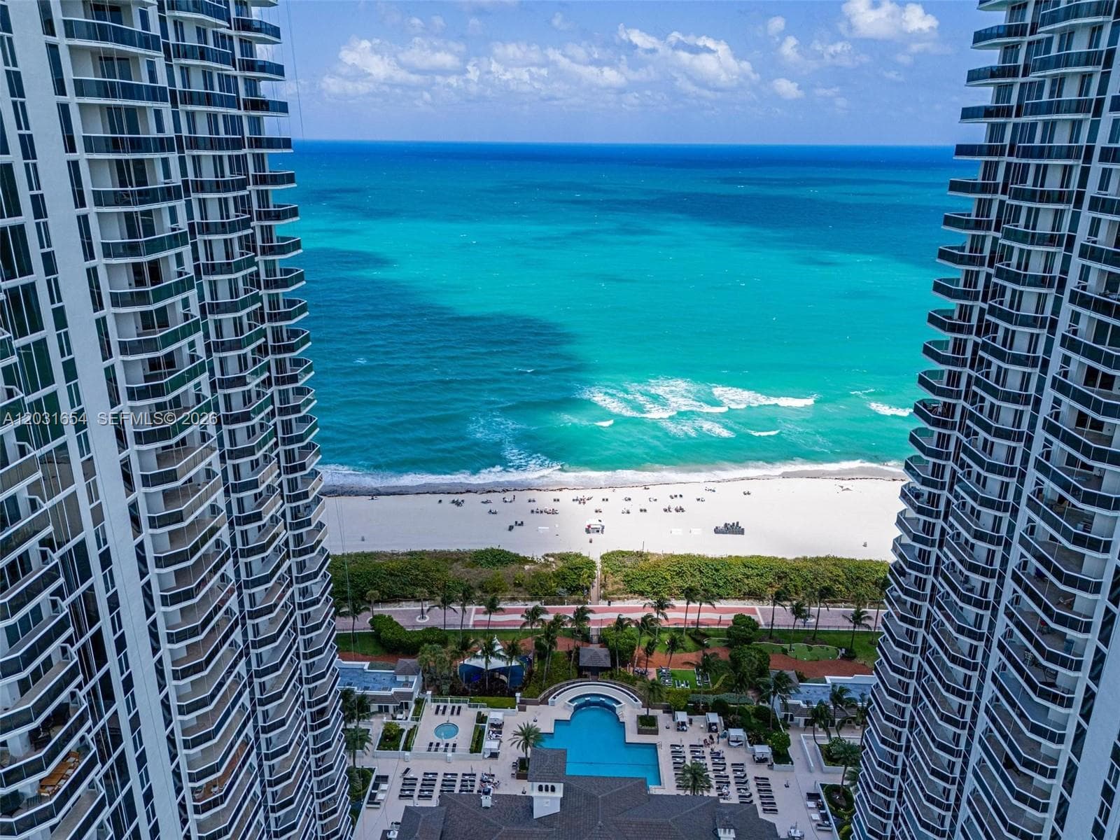 A12031654 — Miami Beach — 45