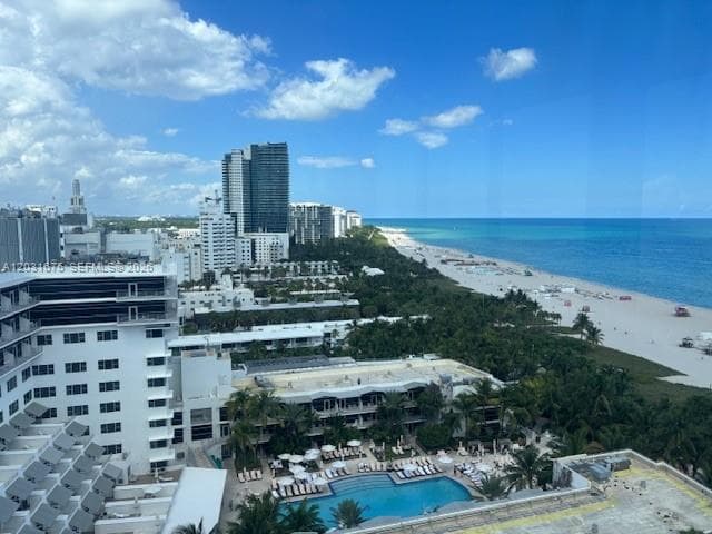A12031675 — Miami Beach — 27