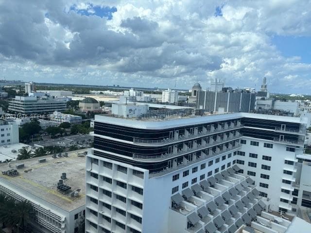 A12031675 — Miami Beach — 28