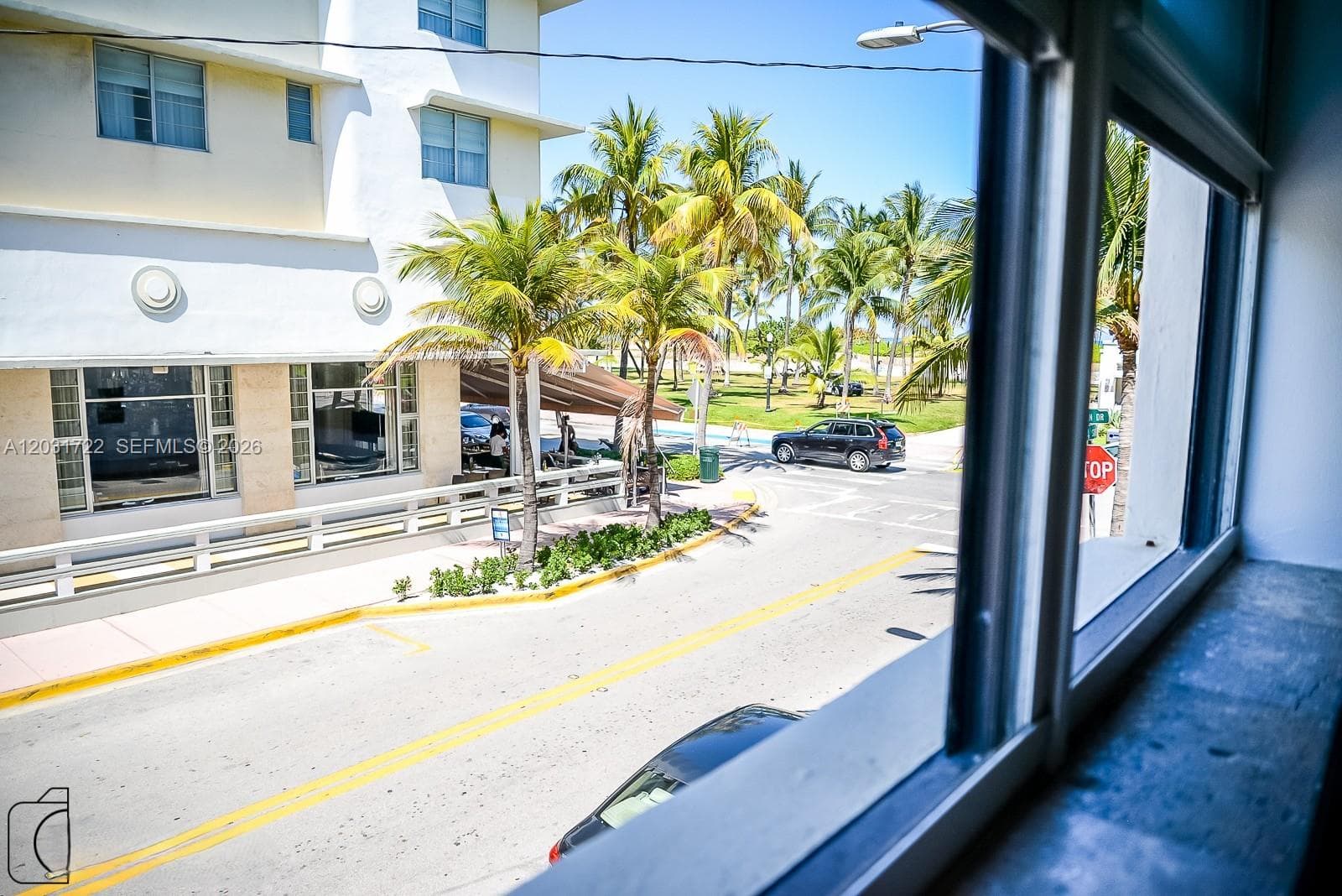 A12031722 — Miami Beach — 14