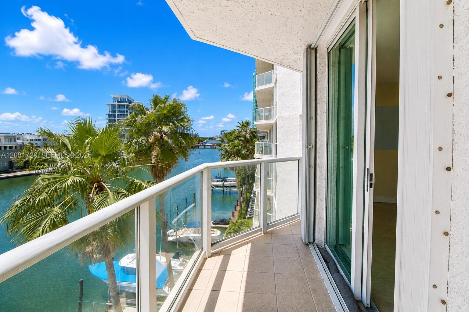 A12031729 — Miami Beach — 22
