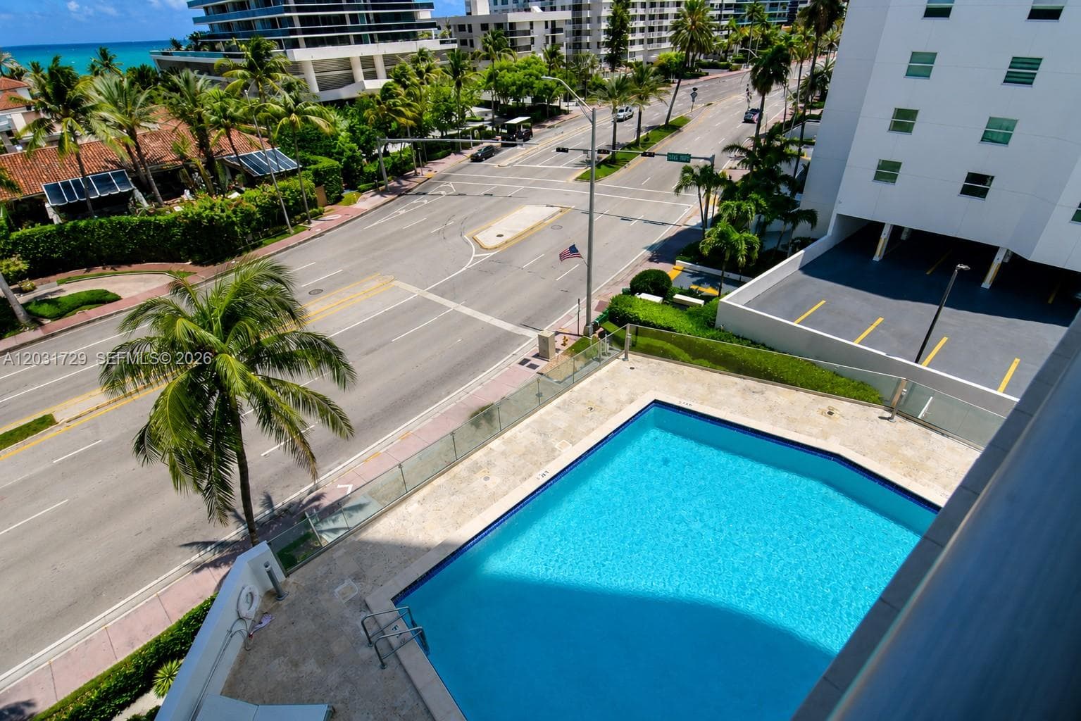 A12031729 — Miami Beach — 32