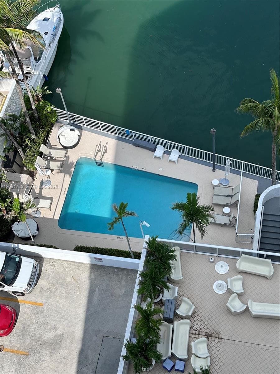 A12031730 — Miami Beach — 24