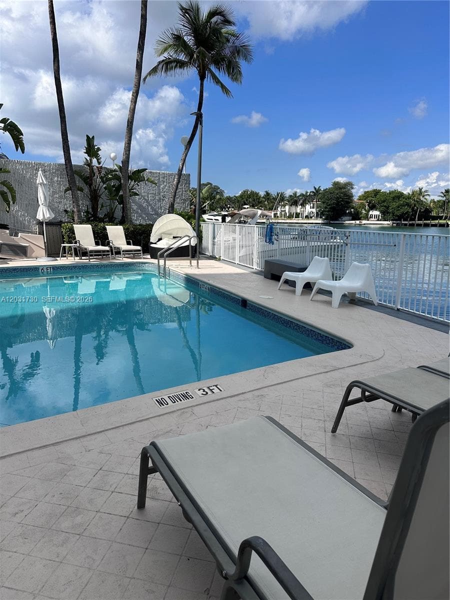A12031730 — Miami Beach — 37