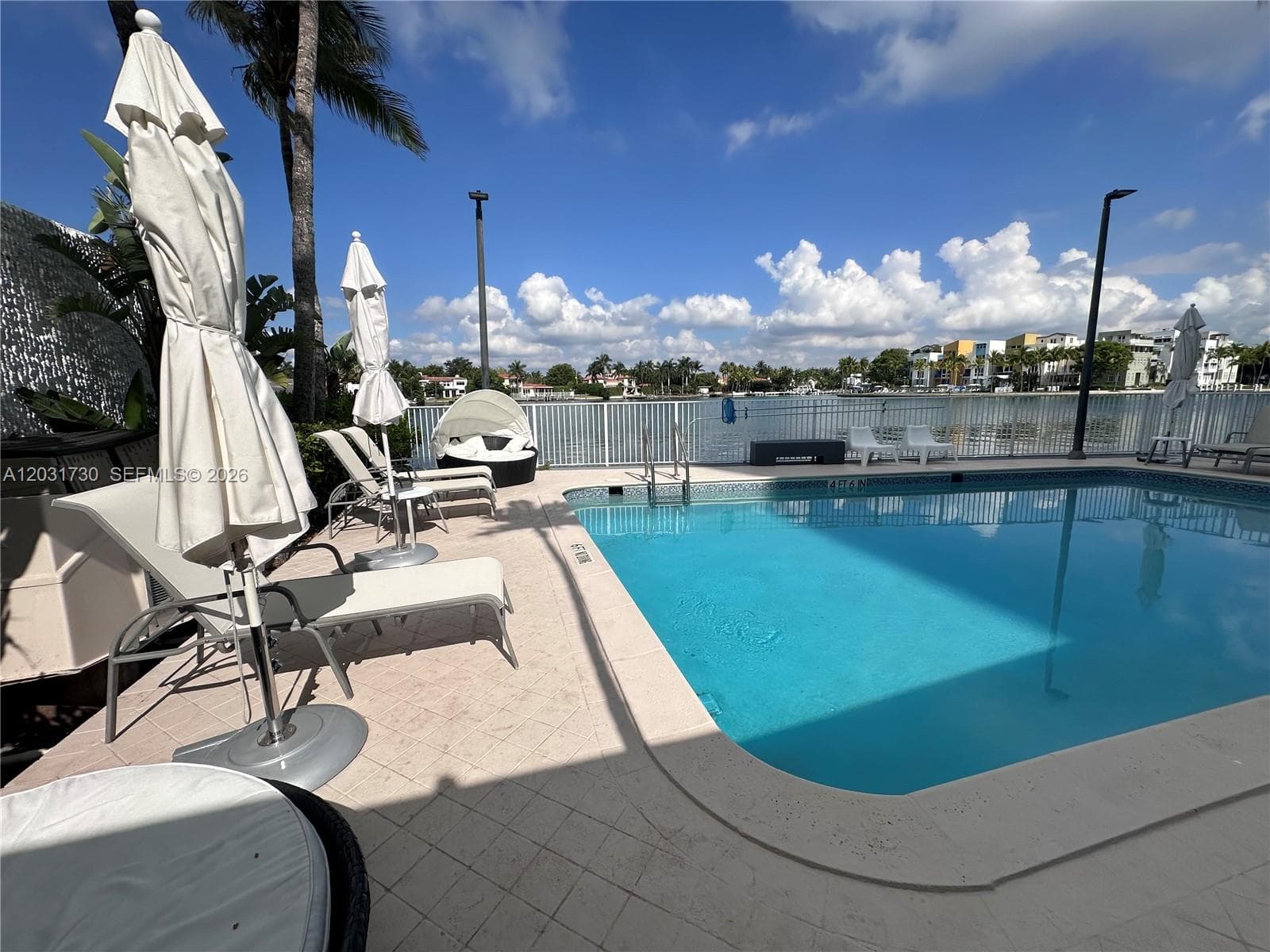 A12031730 — Miami Beach — 40