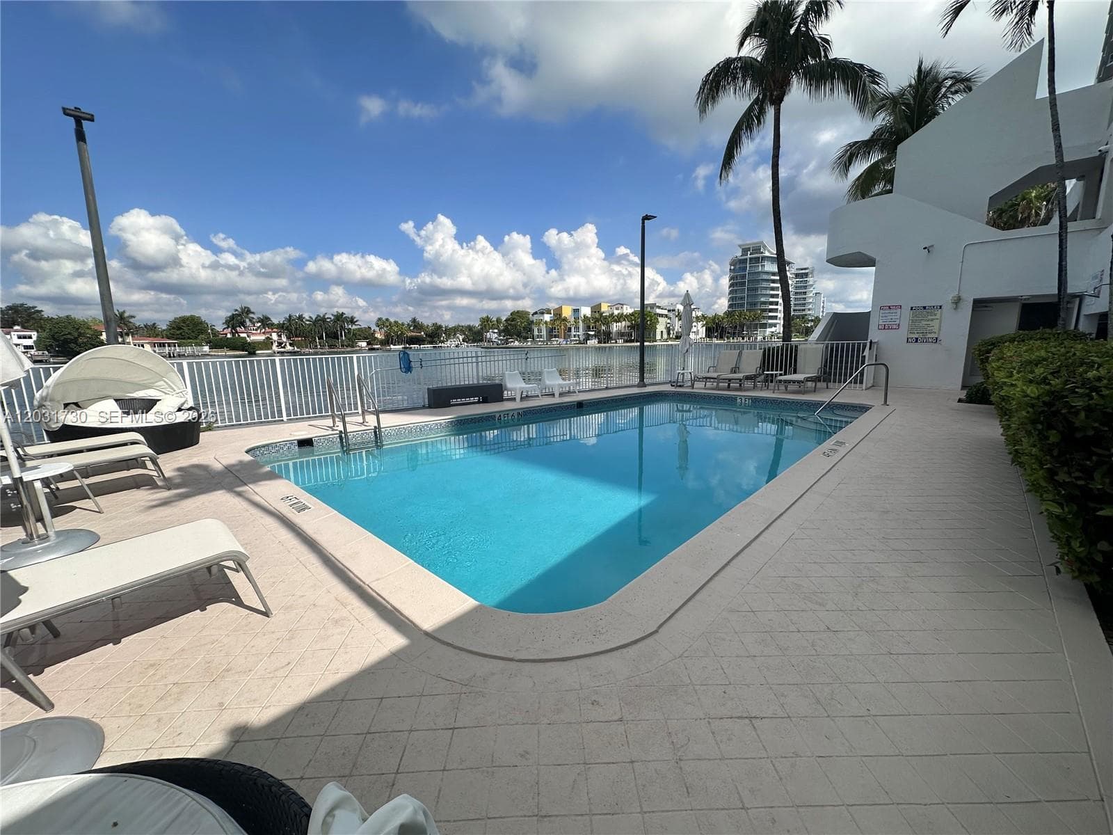 A12031730 — Miami Beach — 39