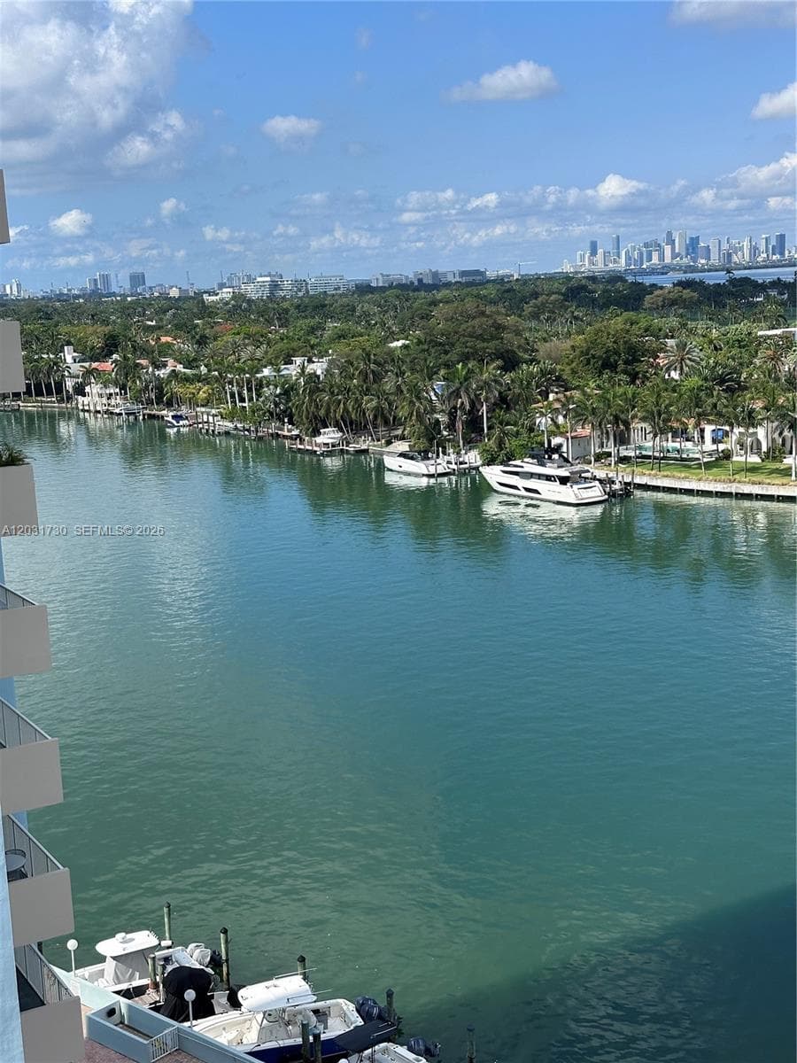 A12031730 — Miami Beach — 21