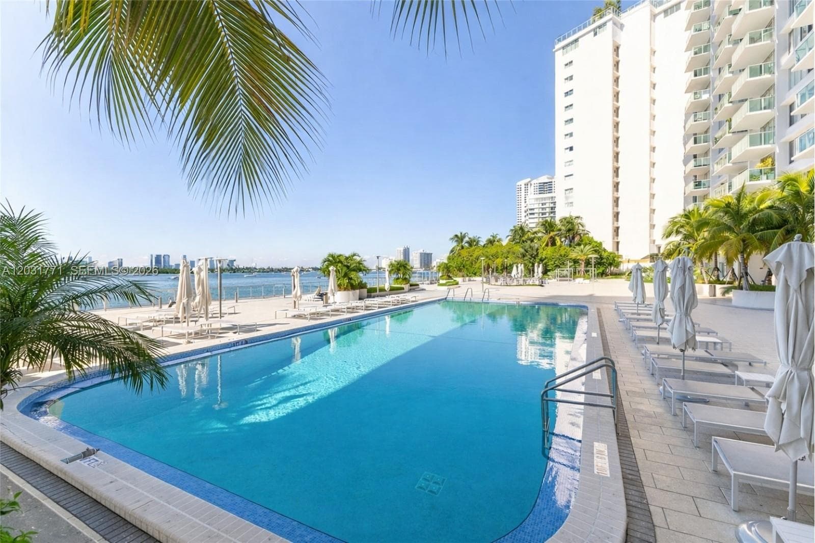 A12031771 — Miami Beach