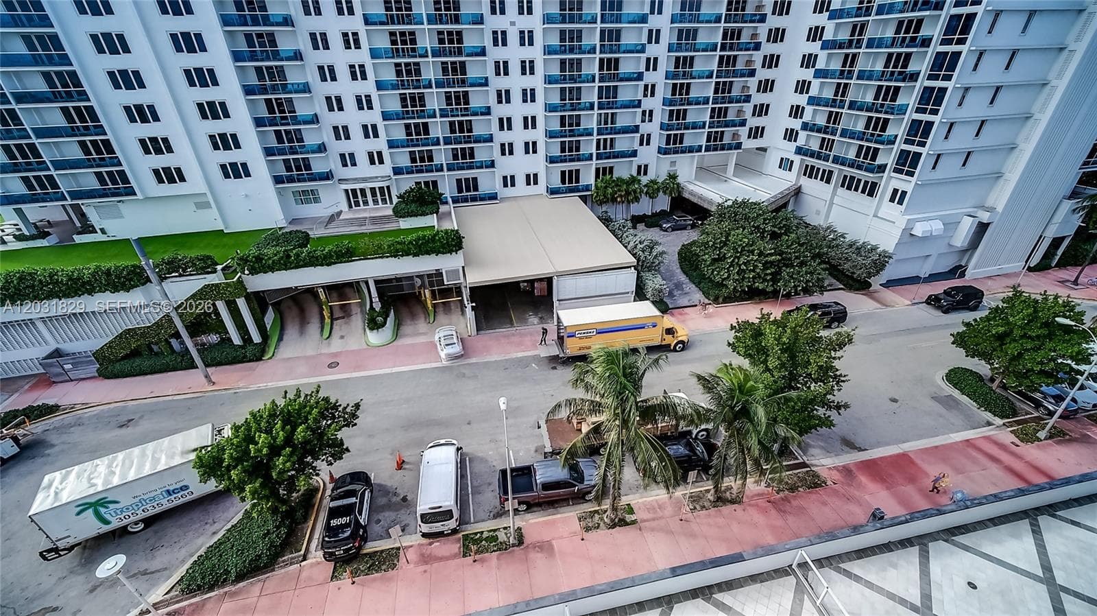 A12031829 — Miami Beach — 25