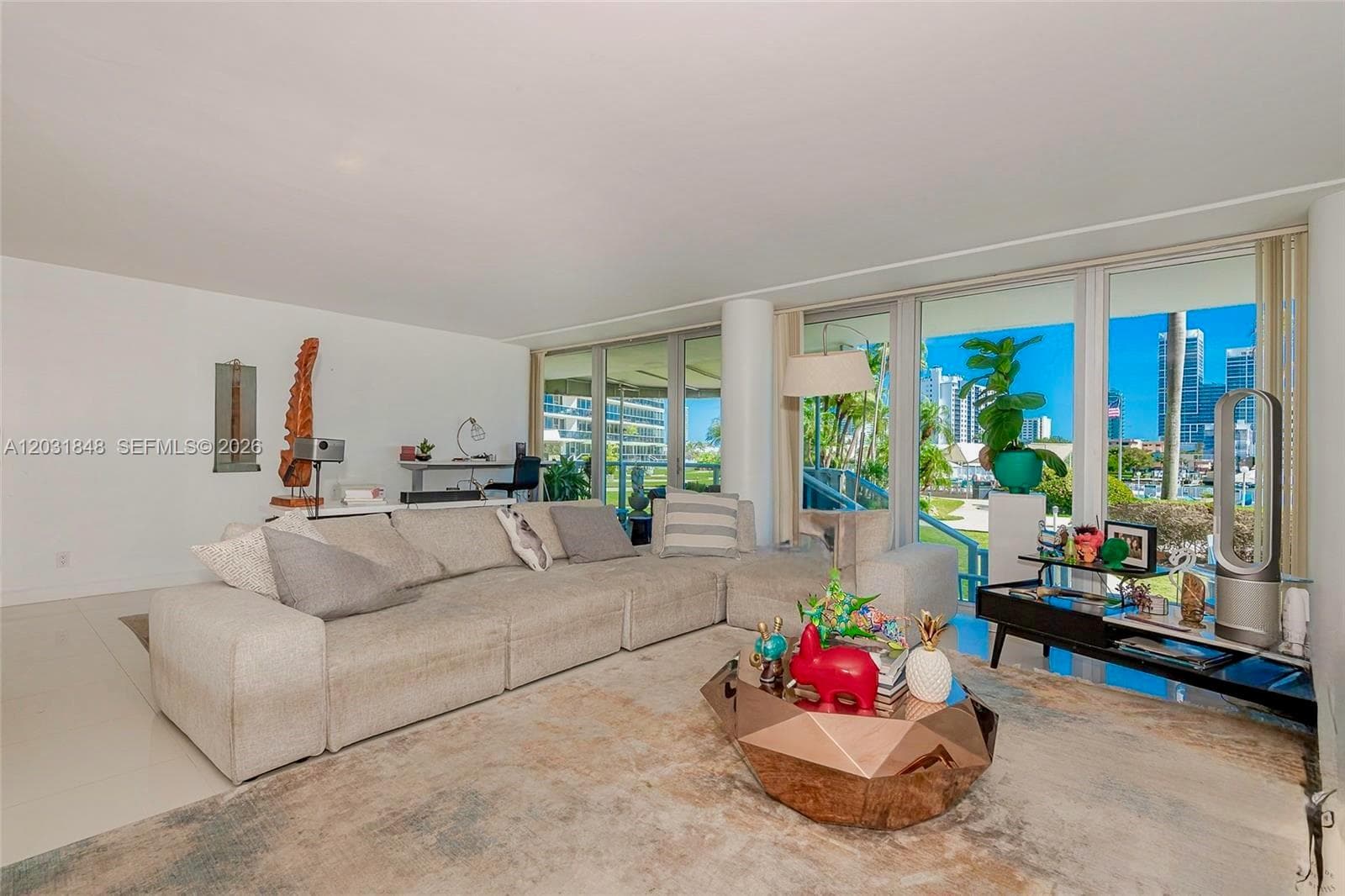 A12031848 — Miami Beach — 2