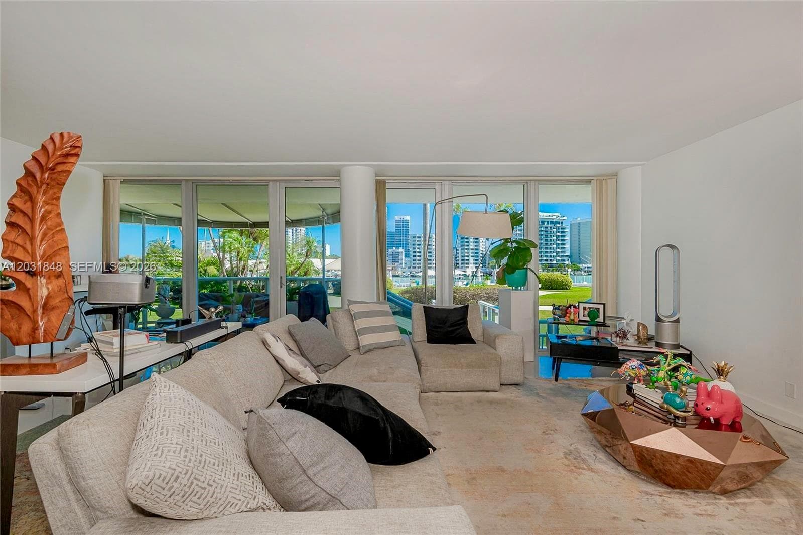 A12031848 — Miami Beach — 3