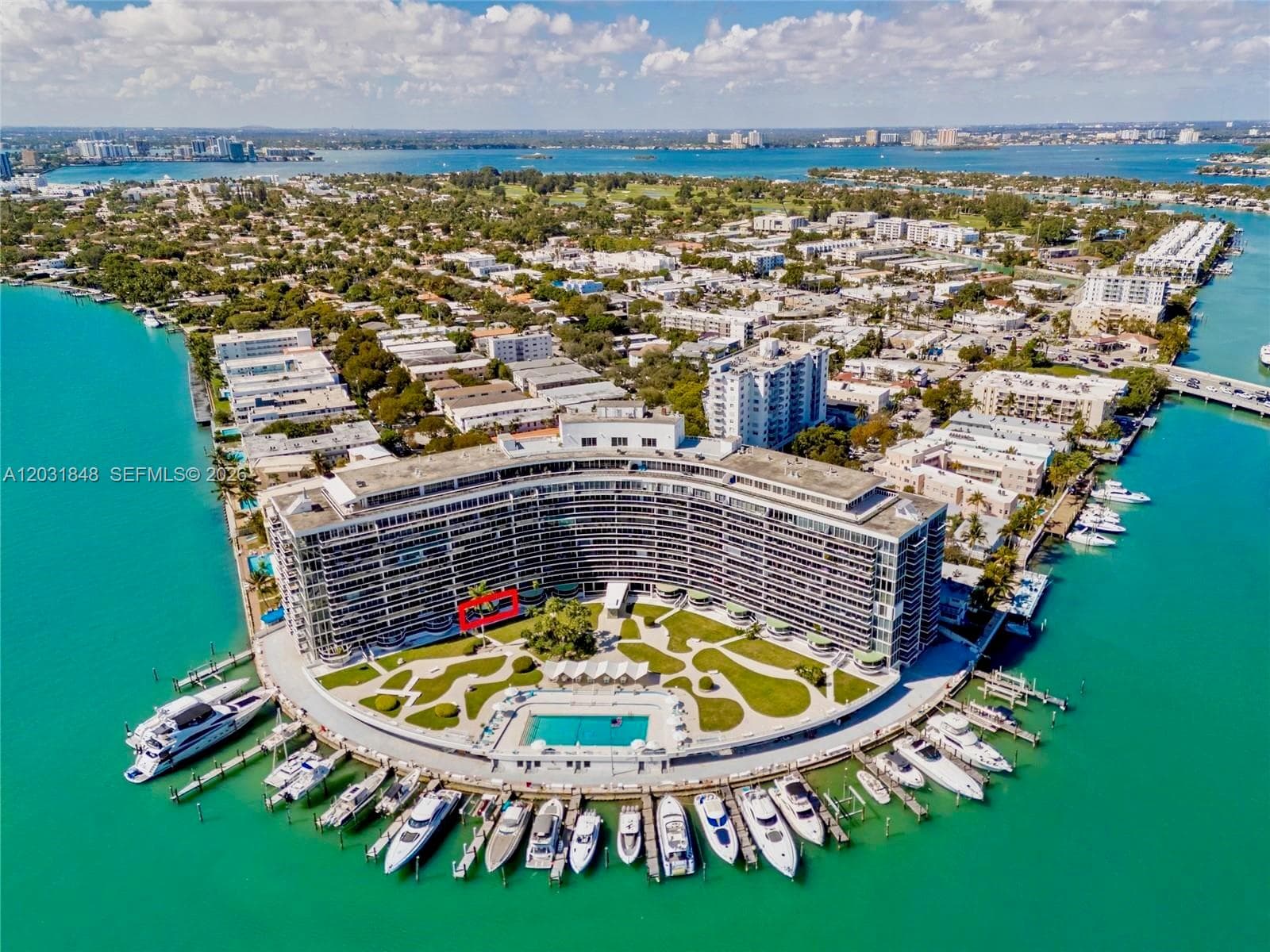 A12031848 — Miami Beach — 15