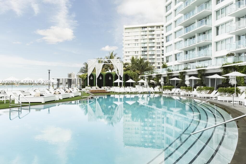 A12031945 — Miami Beach