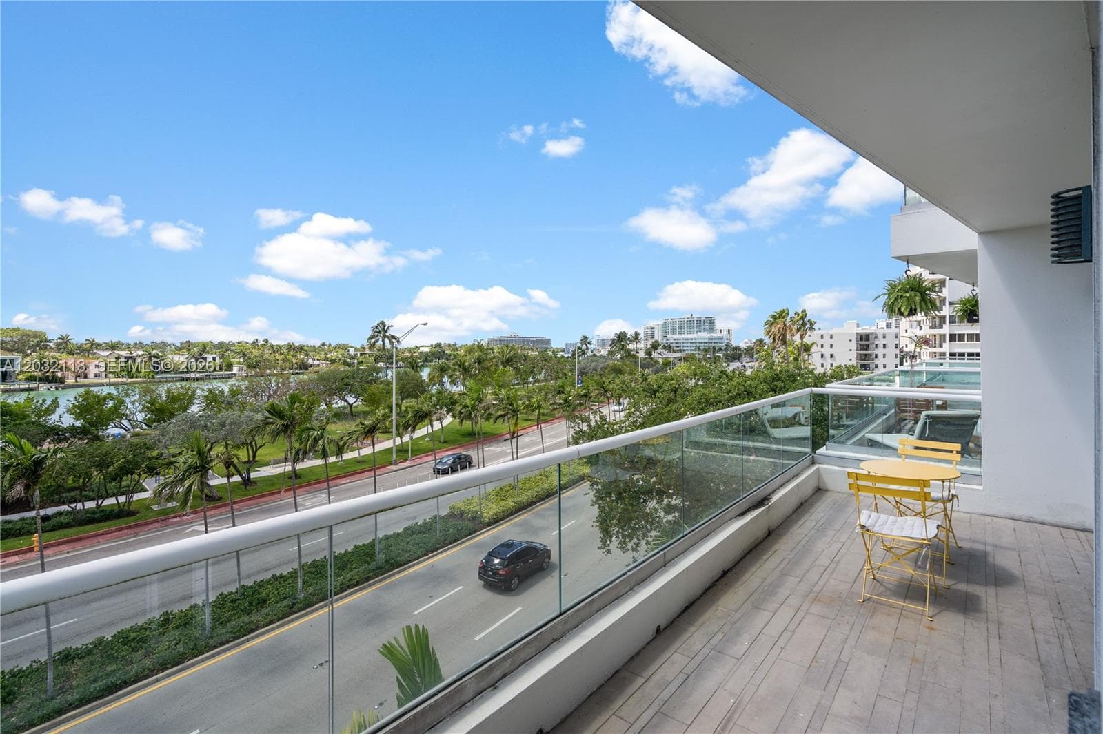 A12032118 — Miami Beach — 16