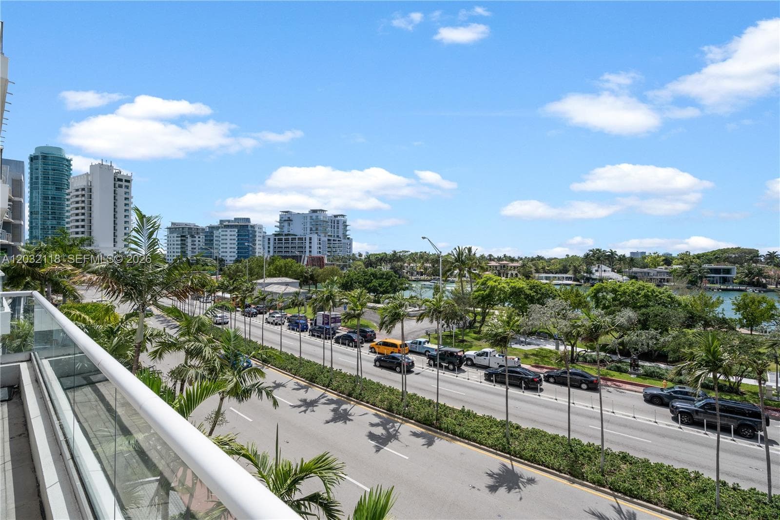 A12032118 — Miami Beach — 19