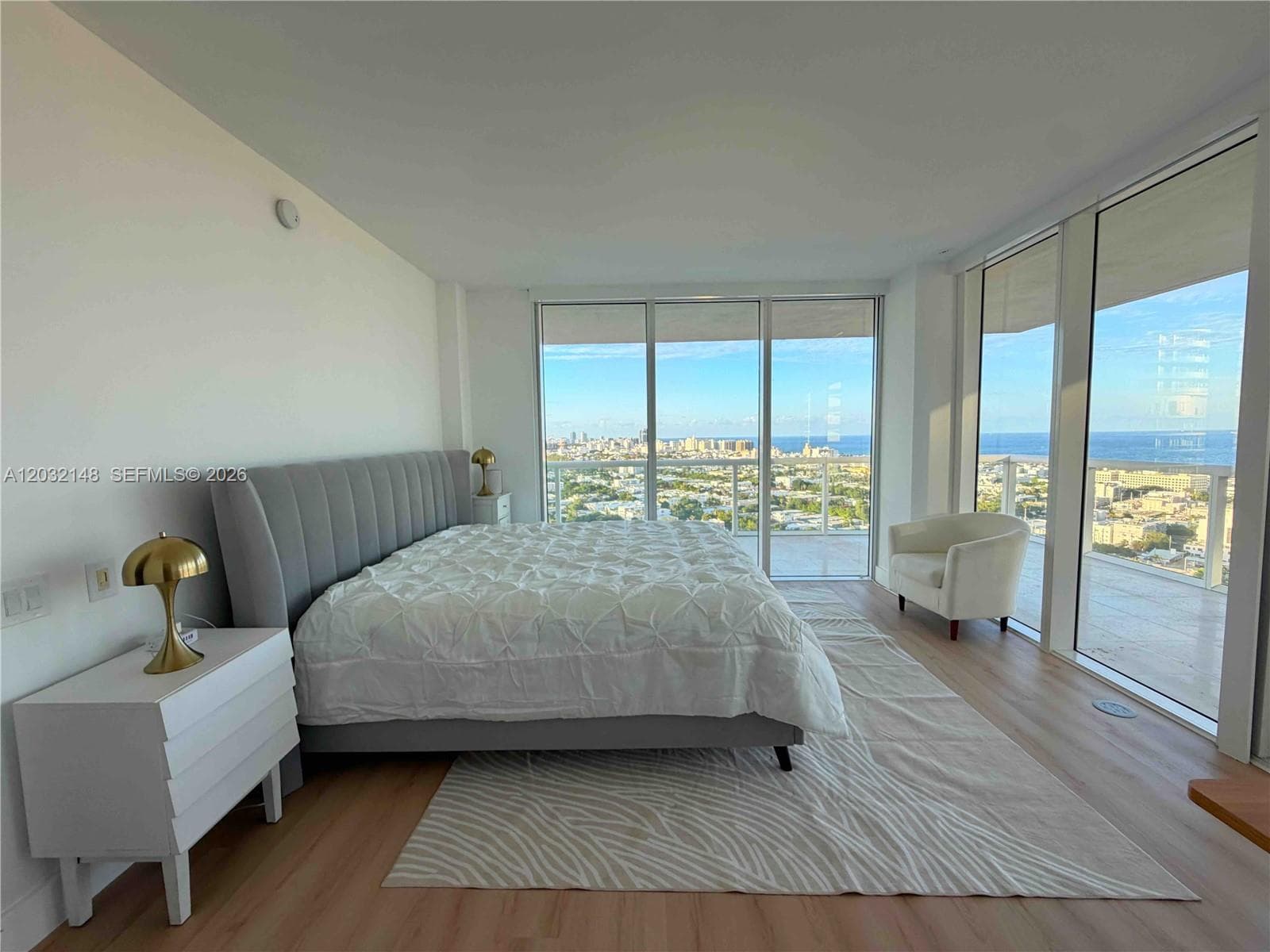A12032148 — Miami Beach — 5