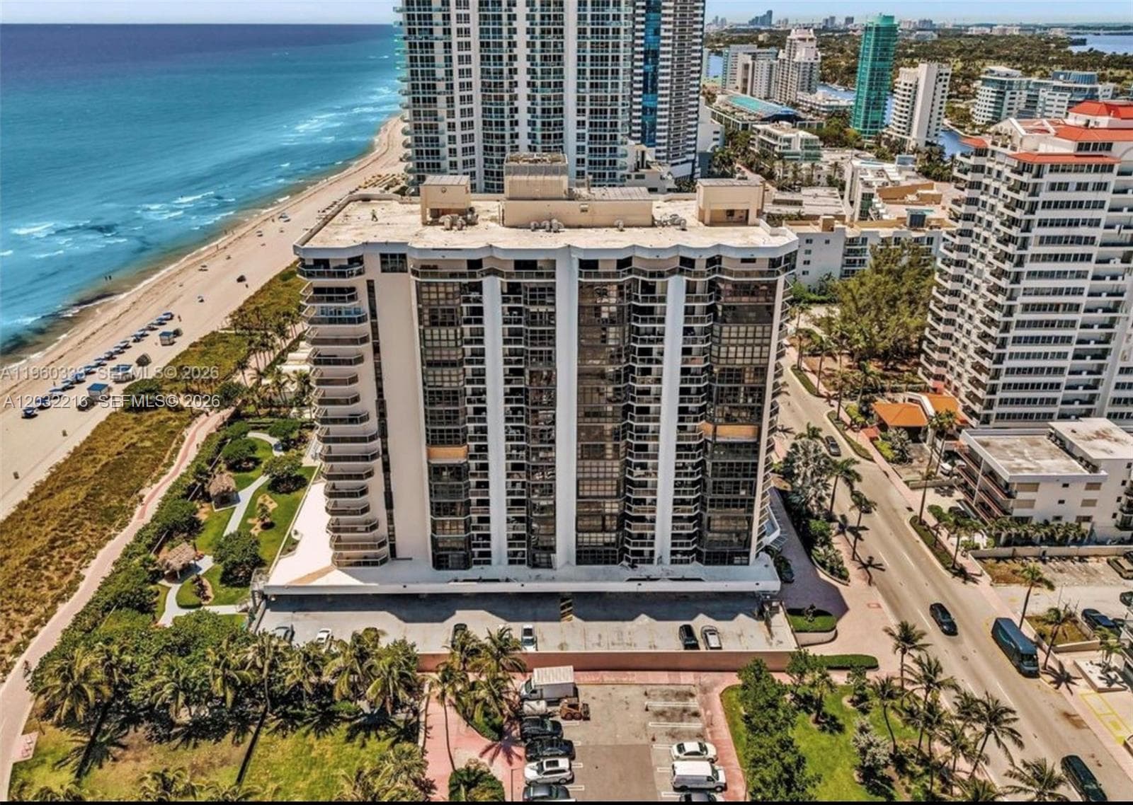 A12032216 — Miami Beach — 47