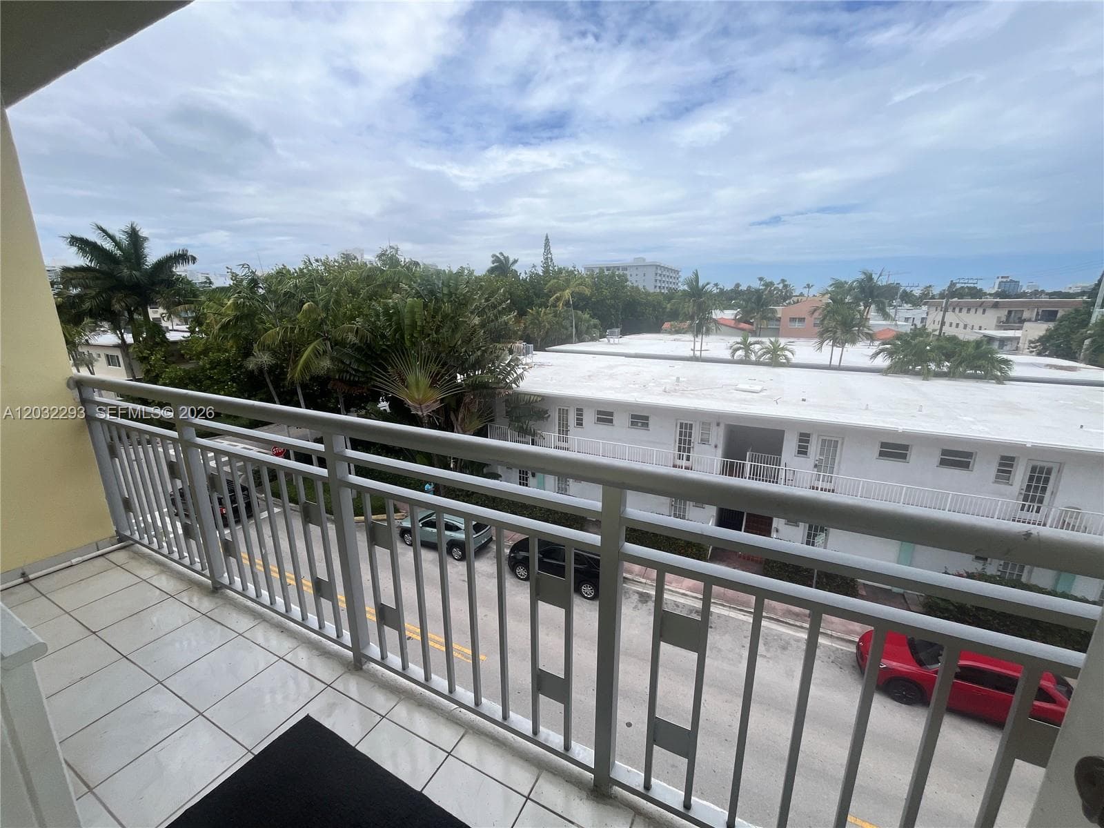 A12032293 — Miami Beach — 7