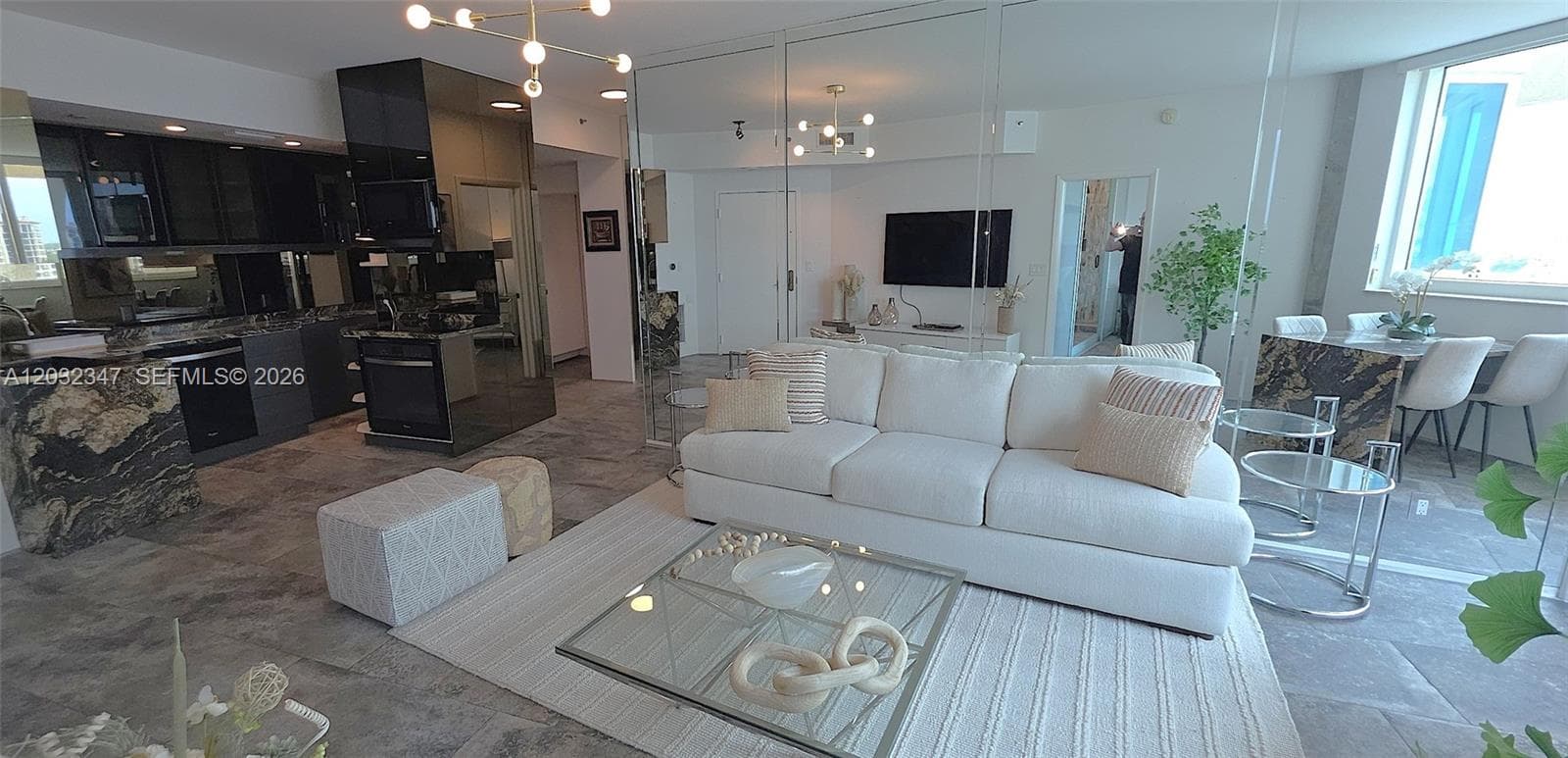 A12032347 — Miami Beach — 3