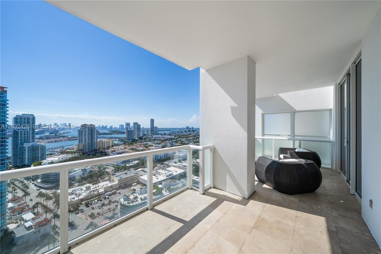 A12032428 — Miami Beach — 22