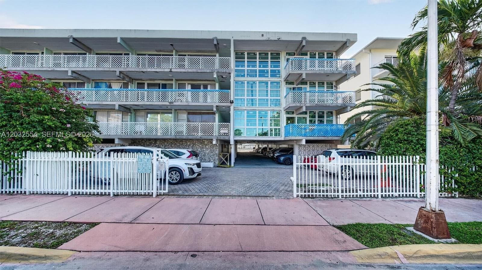 A12032554 — Miami Beach — 15