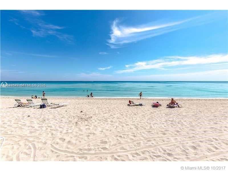 A12032577 — Miami Beach — 26