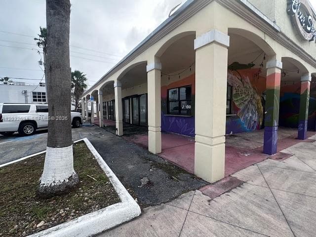 A12032694 — Miami Beach — 7
