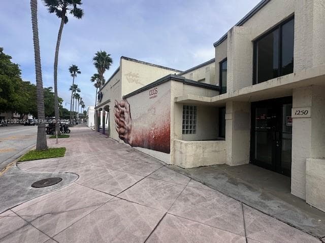 A12032694 — Miami Beach — 14
