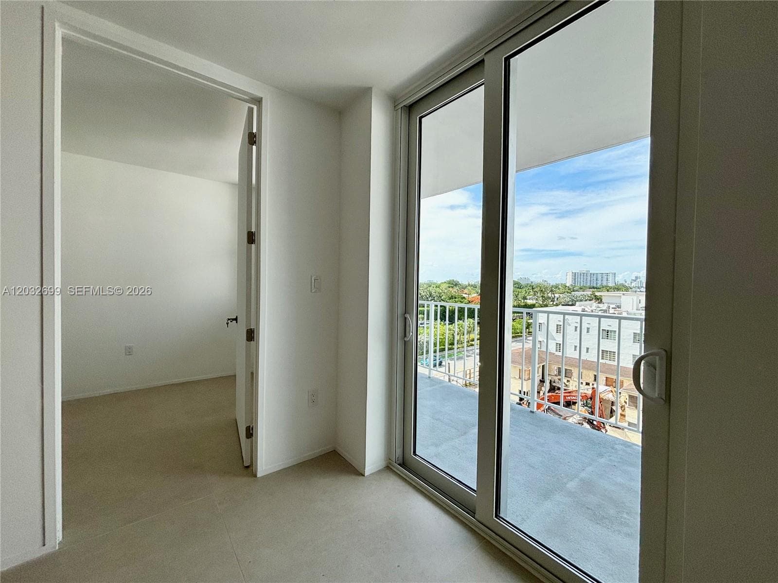 A12032699 — Miami Beach — 22