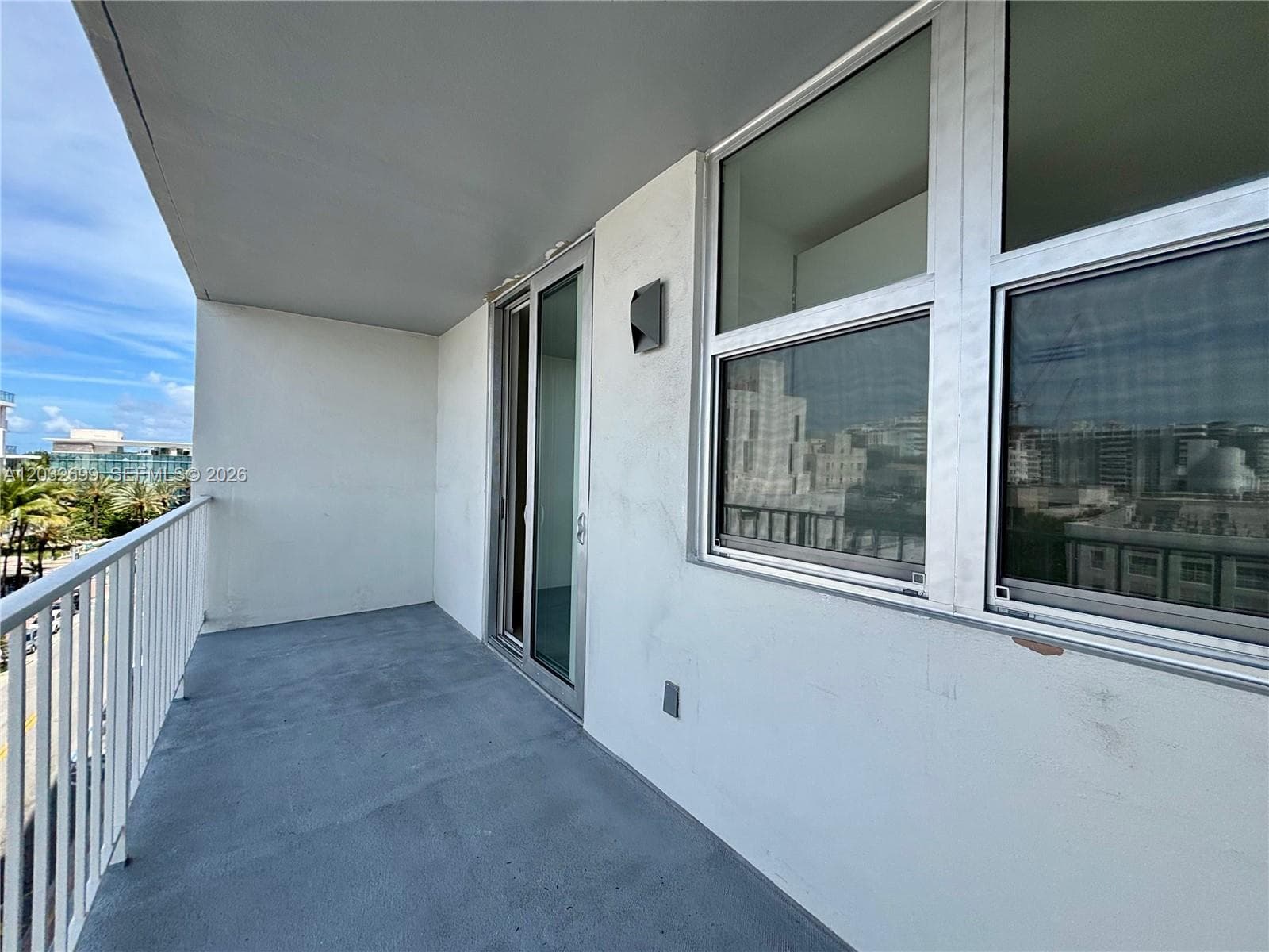 A12032699 — Miami Beach — 25